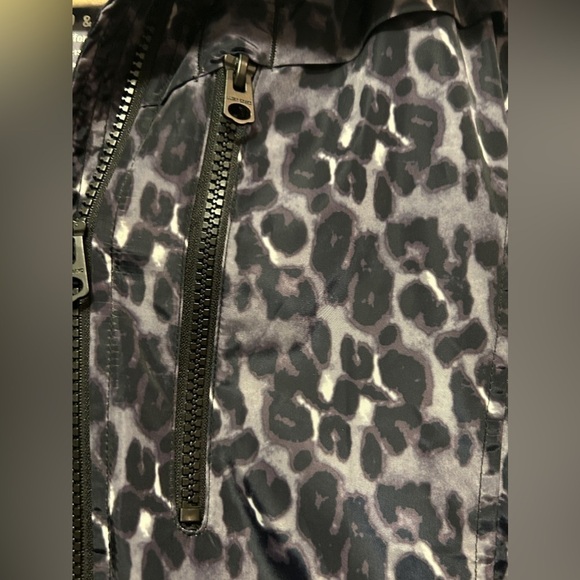 Lucky Brand Premium Performance Waterproof Long Leopard Print Anorak Size Small - Picture 11 of 16